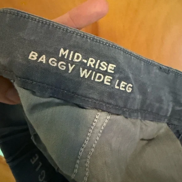 American Eagle Dreamy Drape Cargo - Picture 9 of 9